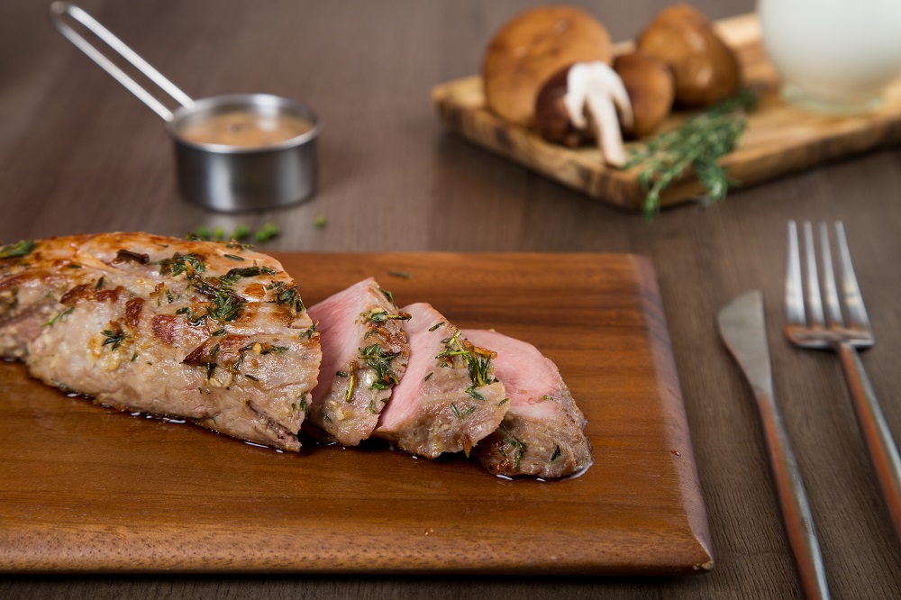 Thịt Thăn Heo Sốt Nấm Tiêu Xanh